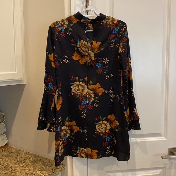 Adorable black foral dress by Voins. XS - Picture 6 of 8